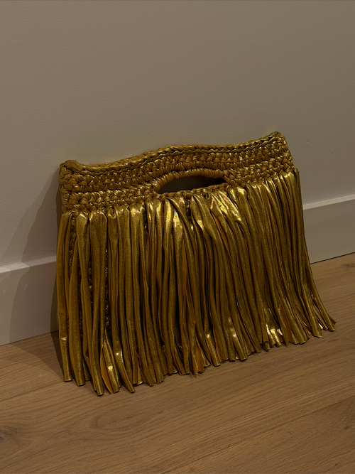 Clutch Tejido con Flecos