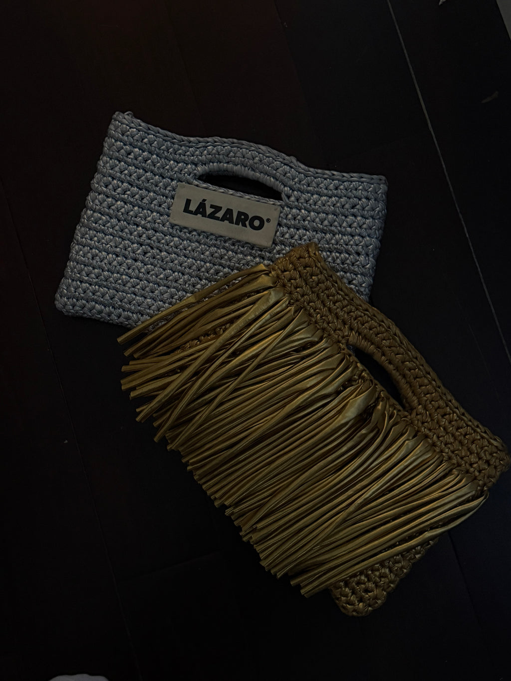 Clutch Tejido con Flecos