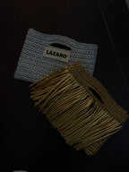 Clutch Tejido con Flecos