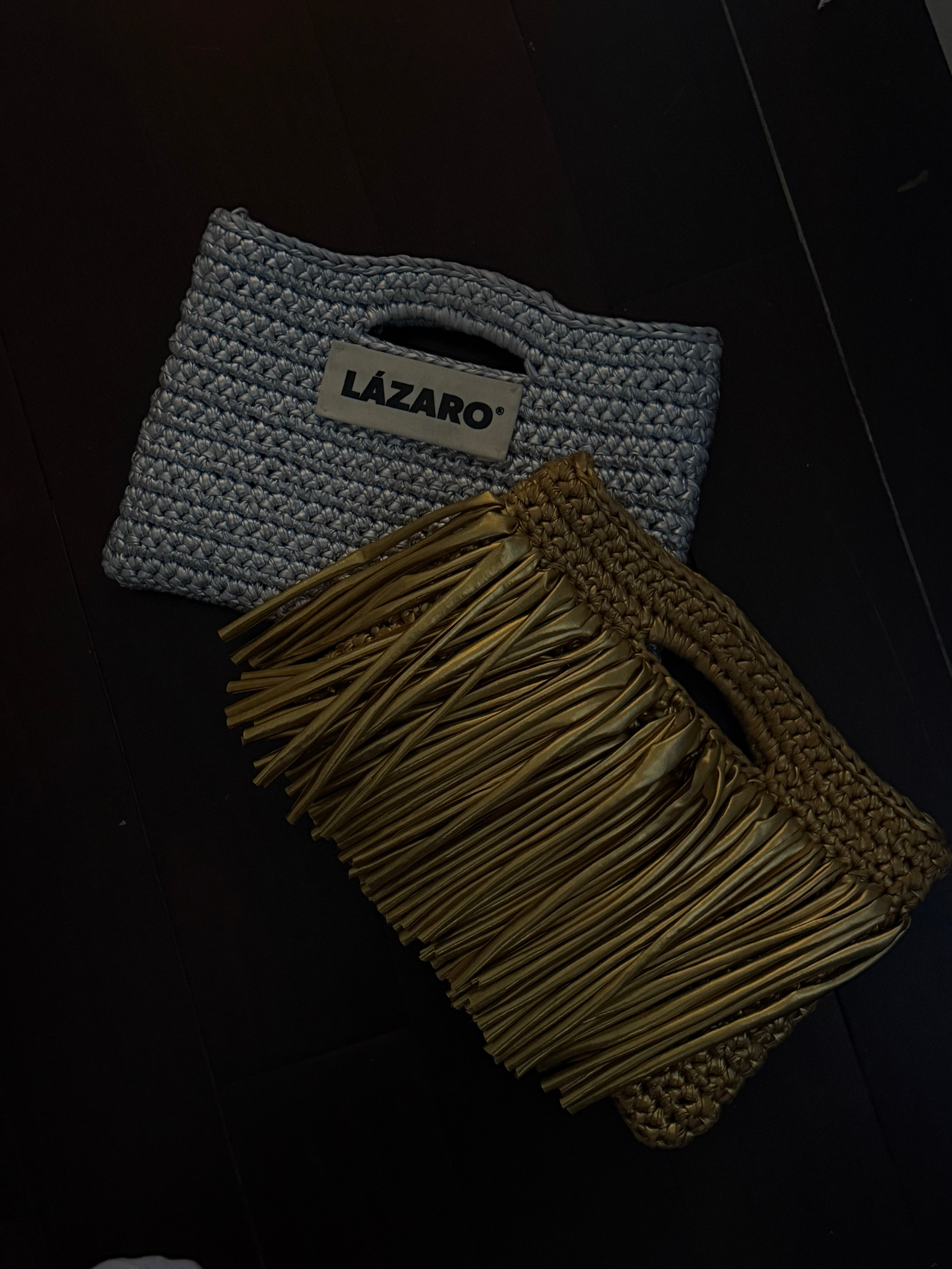 Clutch Tejido con Flecos